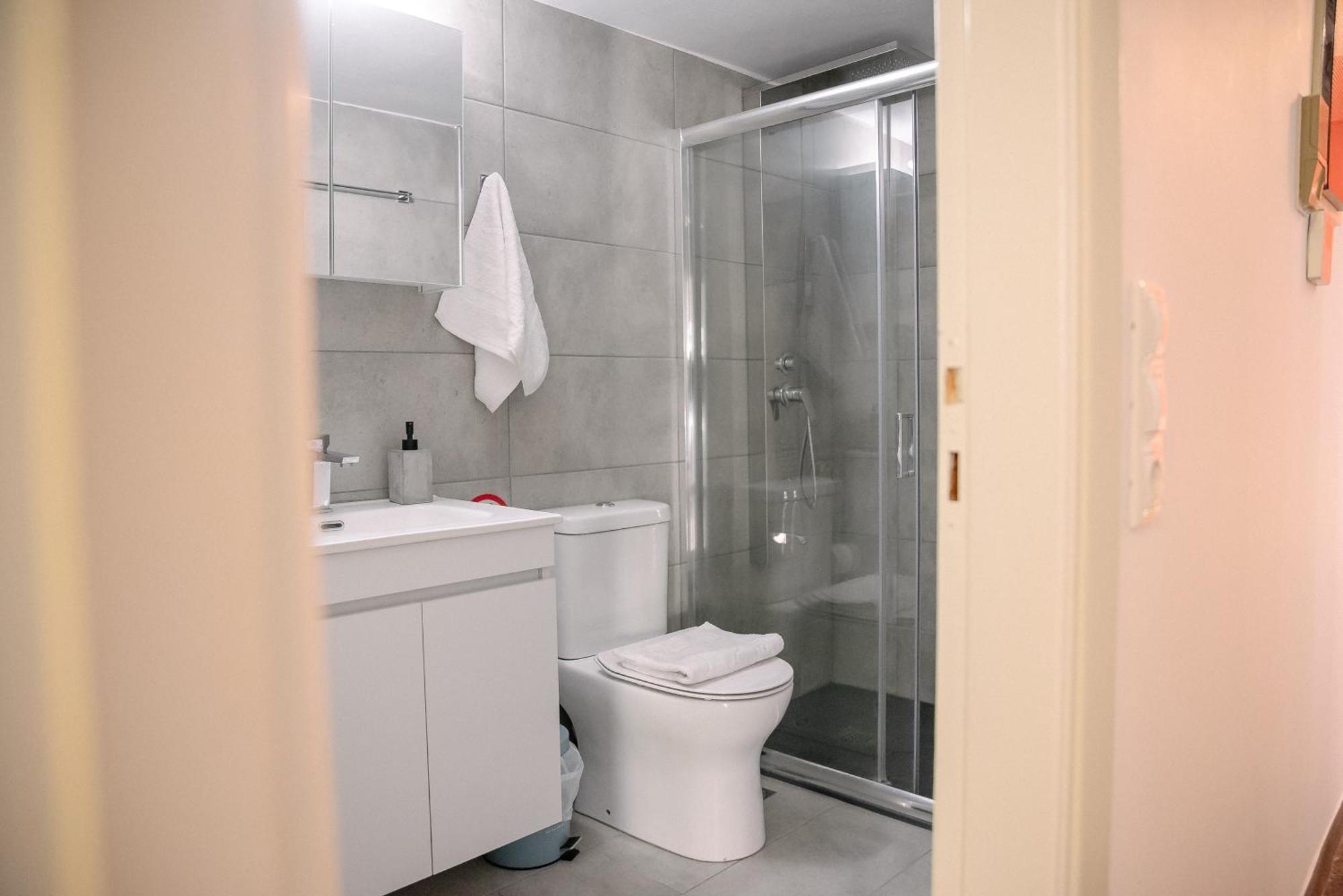 3Cs Athens Ampelokipoi Comfy Flat Ft Patio Airport Direct Day N Night Apartment Exterior photo